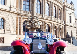 Passeio por Praga com carro histórico e guia privado