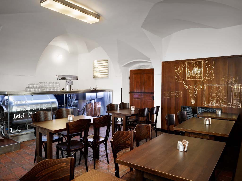 6 Lokal U Bile kuzelky Prague