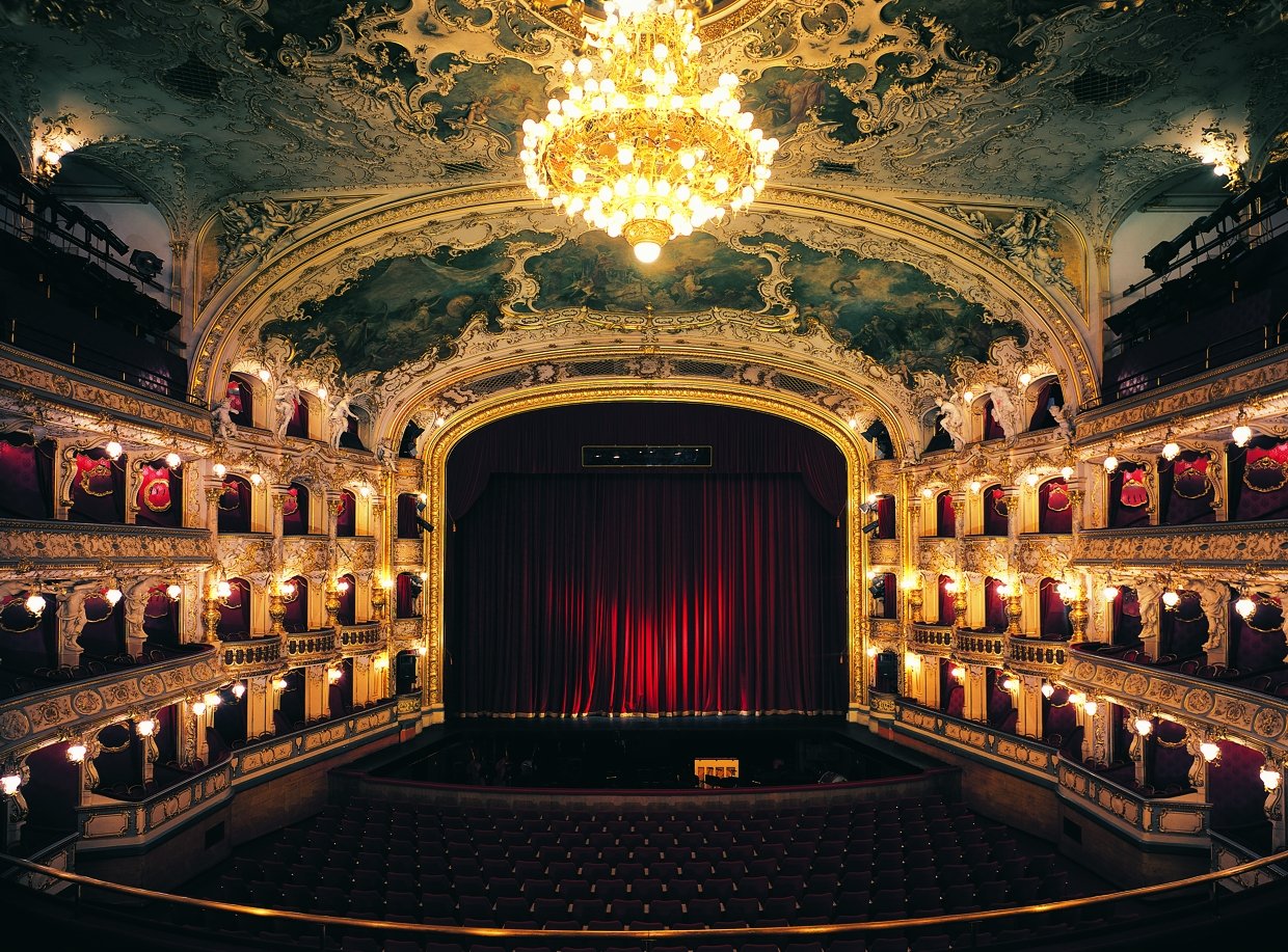 8 State Opera Prague